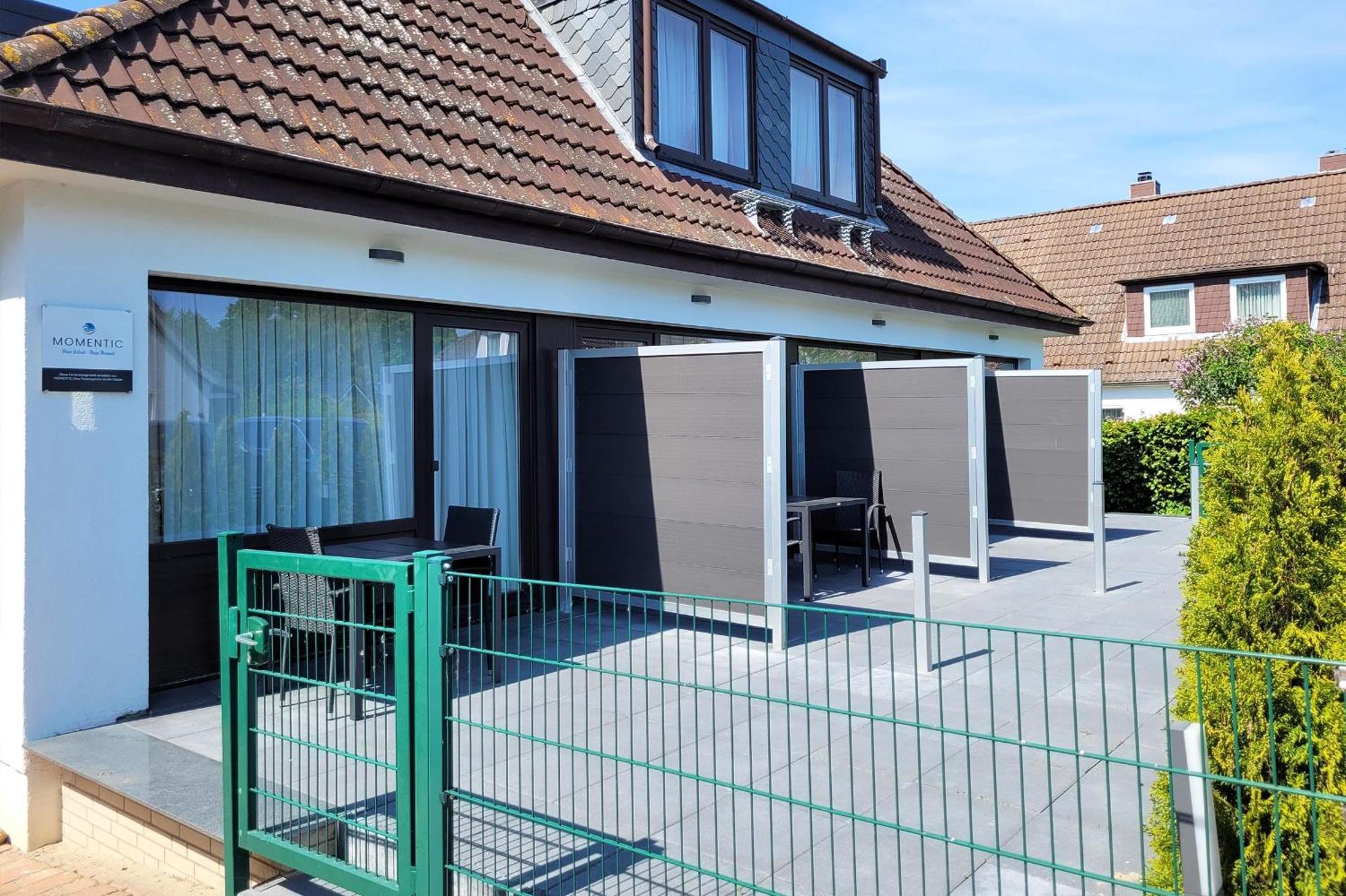 Nur 7 Gehminuten Zum Strand, Sehr Hochwertige Ferienwohnung Mit Terrasse In Ruhiger Lage, Inklusive Parkplatz Und Fahrradunterstellplatz Laesst Keine Wuensche Offen 샬베우츠 외부 사진